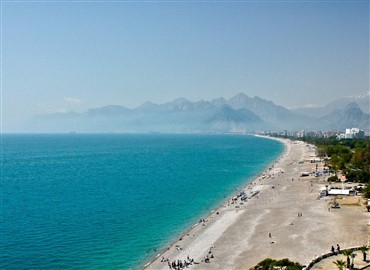 Antalya'ya Hava Yoluyla Gelen Turist Sayısı 2 Milyon 110 Bini Aştı