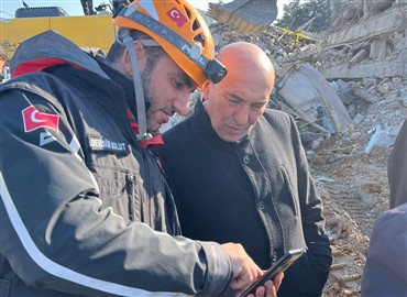 İzmir’den Afet Bölgesine Giden Yardımlar Her Geçen Gün Büyüyor