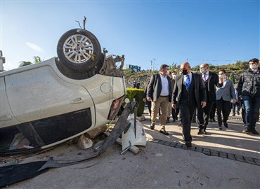 Başkan Soyer Hortumun Vurduğu Alaçatı'da